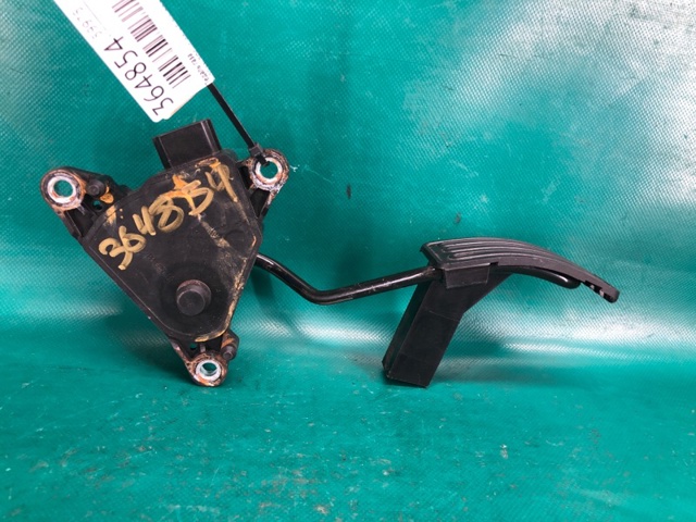 Педали газа 18002JG40A NISSAN