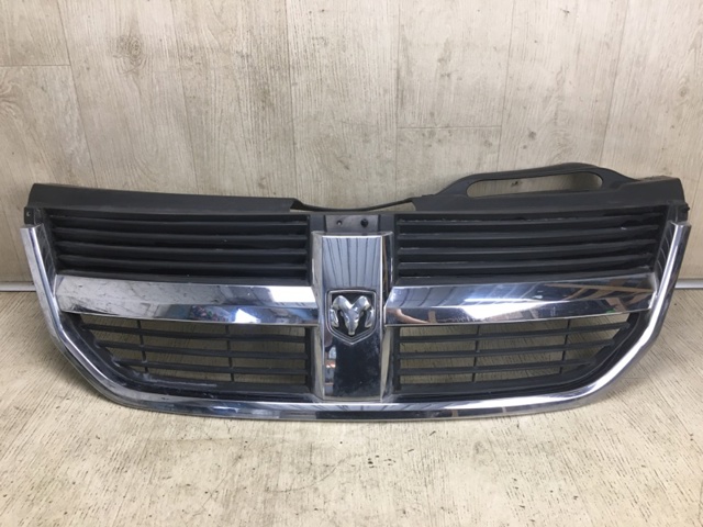 Облицовка радиатора 1BG84SZ0AD CHRYSLER