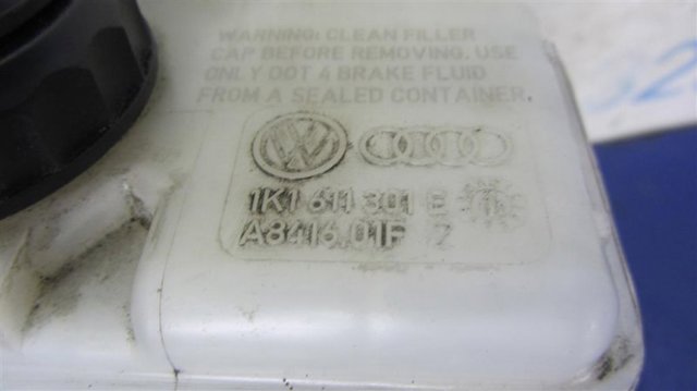 Цилиндр главный тормоза (гидротормозов) Volkswagen Jetta VI
