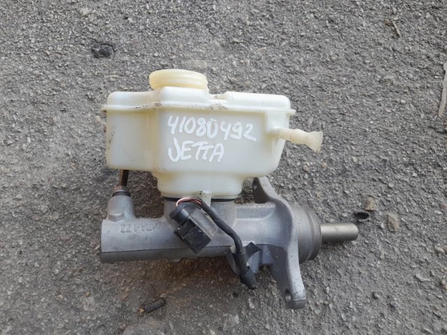 Цилиндр главный тормоза (гидротормозов) 1K1614019T VAG