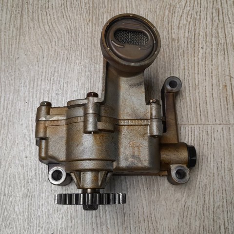 Насос маслозакачивающий 213102G010 HYUNDAI