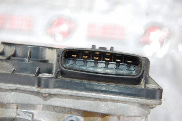 Блок дроссельной заслонки 2203031020 TOYOTA