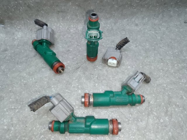 Форсунка инжектора 2320921020 TOYOTA