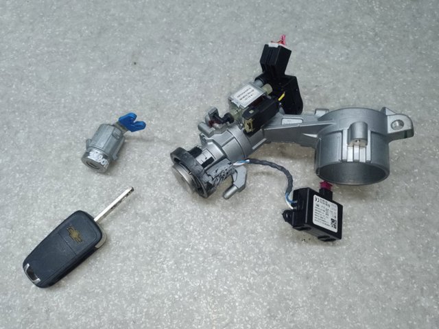 Замок зажигания, контактная группа 23276089 GM