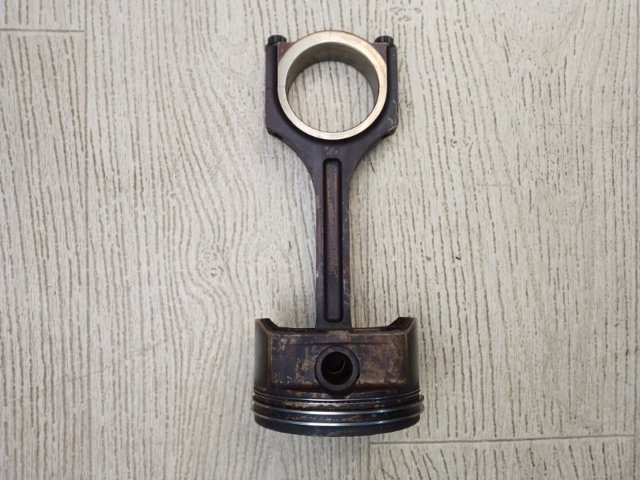 Поршнекомплект без колец 234102G010 HYUNDAI