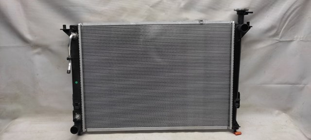HYUNDAI 253101U250 Радиатор в наличии Тернополь
