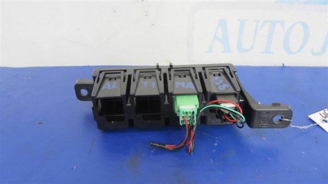 253803TA0A NISSAN Кнопка привода замка багажника купить в Тернополь