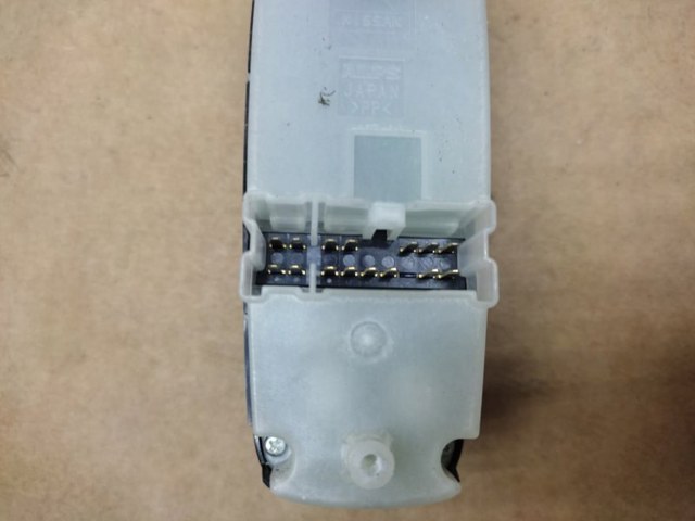 254013JP1A NISSAN Кнопочный блок управления стеклоподъемником передний левый купить в Чернигов