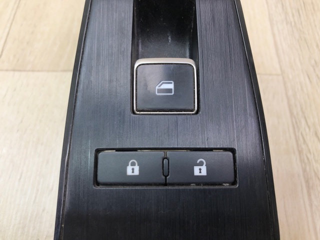 NISSAN 254116RA0B Кнопка включения мотора стеклоподъемника задняя в наличии Киев