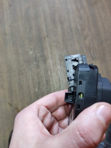 254905DA0C NISSAN Блок кнопок механизма регулировки сиденья правый купить в Павлоград