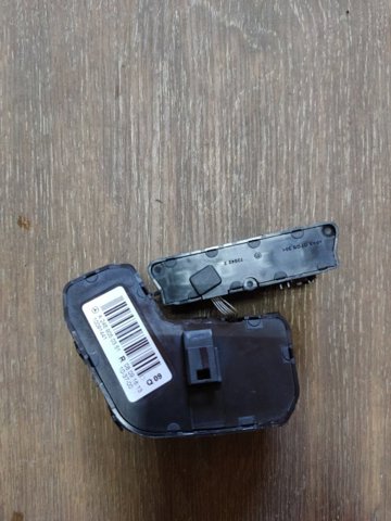 254905DA0C NISSAN Блок кнопок механизма регулировки сиденья правый купить в Черкассы