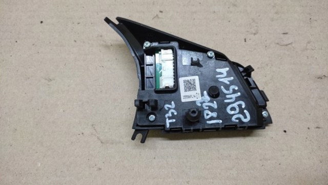 255506FL1A NISSAN Блок кнопочных переключателей рулевого колеса купить в Сумы
