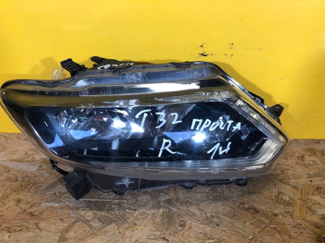 Фара правая 260104CC0C NISSAN