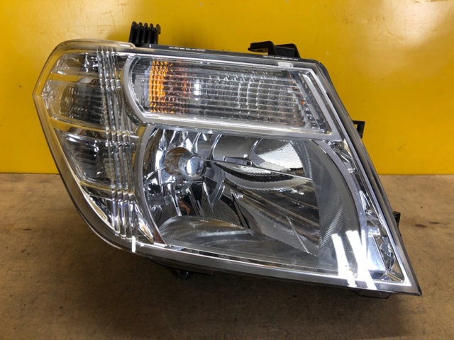 Основная фара - вставка 260105X10B NISSAN