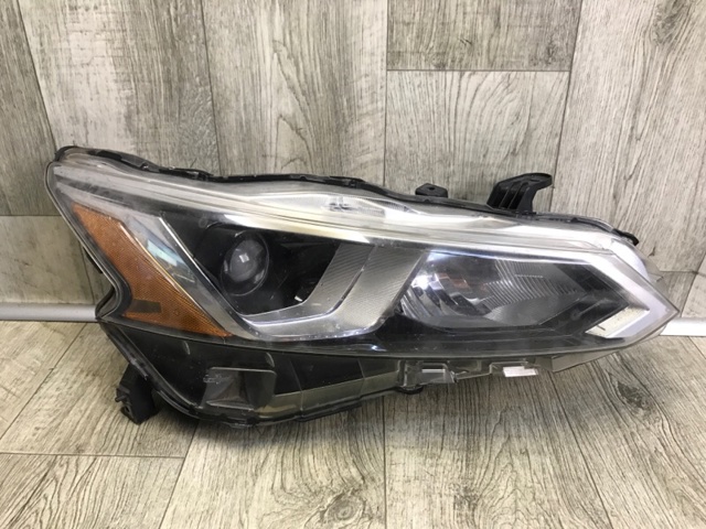 Фара комбинированная, передняя 260106CA0A NISSAN