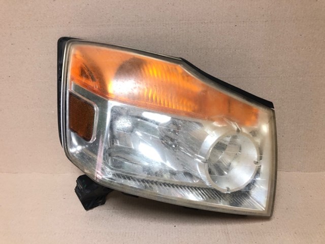 Фара передняя правая 26010ZQ00A NISSAN