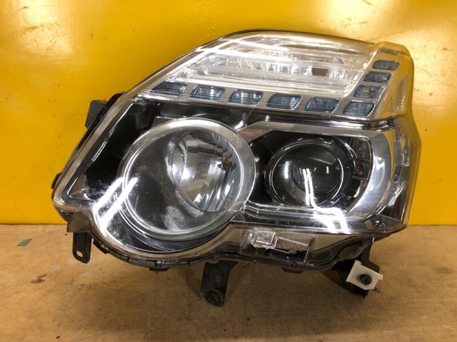Блок фара левая 260603UF2A NISSAN