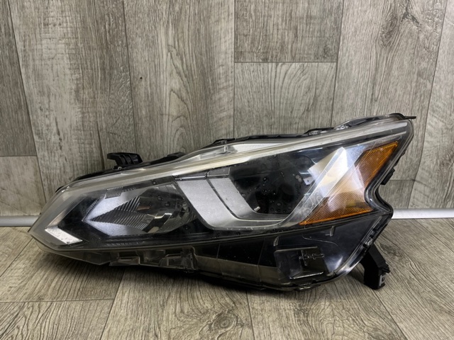 Основная фара в сборе левая 260606CA0A NISSAN