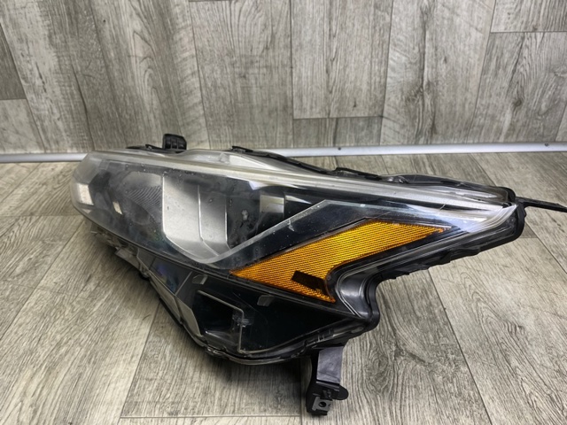NISSAN 260606CA0A Левая фара в наличии Черкассы