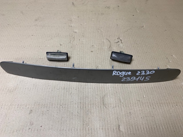 Фонарь освещения номерного знака 265109Y00A NISSAN