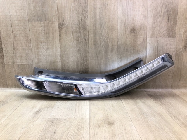 Фонарь задний правый 265503NL0A NISSAN