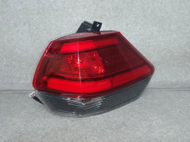 Фара задняя правая внешняя 265506FL0A NISSAN