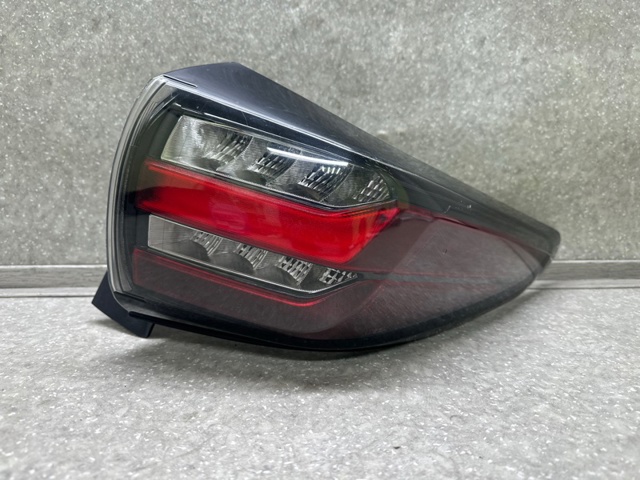 Фара задняя правая внутренняя 265509UF0C NISSAN