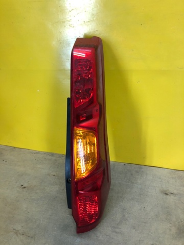 Задняя правая фара 26550JG00A NISSAN