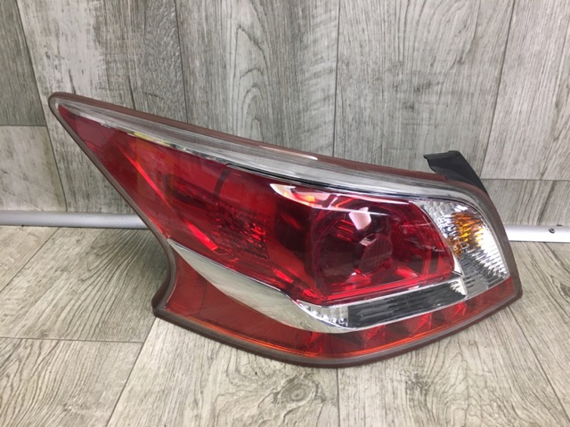 Фонарь задний левый 265559HM0A NISSAN