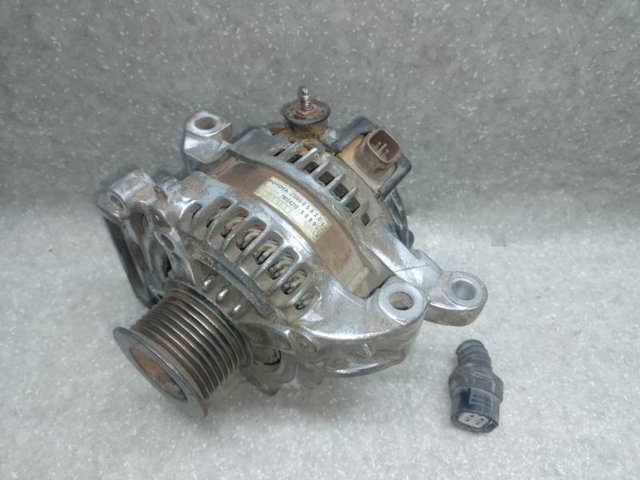 Генератор автомобильный 270600S020 TOYOTA
