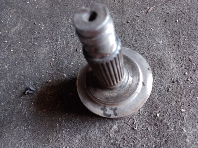 SUBARU 28321AJ011 Полуось передняя в наличии Николаев