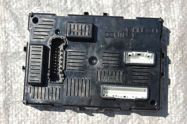 Блок управления комфортом 284B2EM02E NISSAN