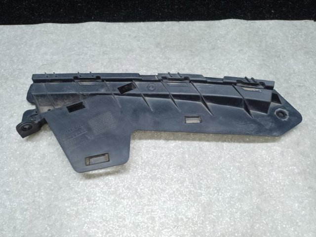 30796388 VOLVO Кронштейн бампера переднего правый купить в Ужгород