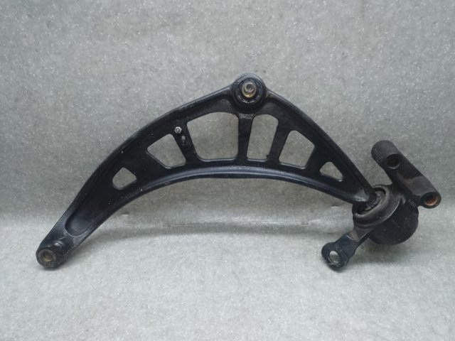 Сайлентблок переднего нижнего рычага 31129803498 BMW