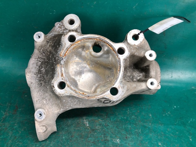 Цапфа поворотного кулака 31216792288 BMW