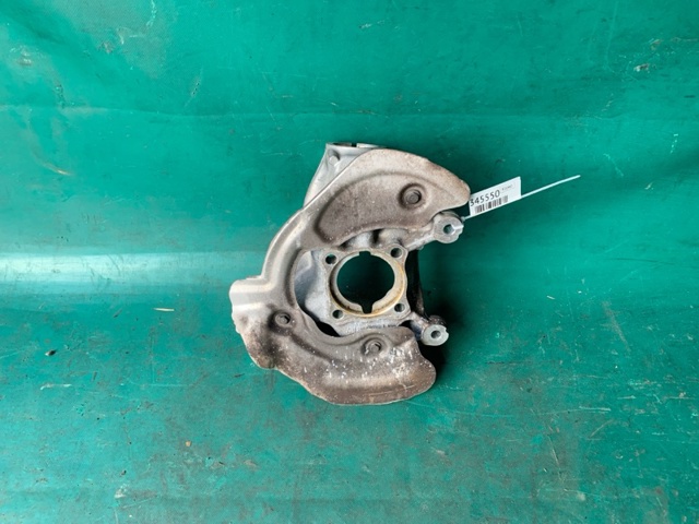Кулак поворотный передний левый 31216852159 BMW