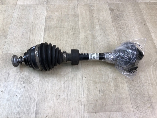 Полуось передняя, правая 31608482646 BMW