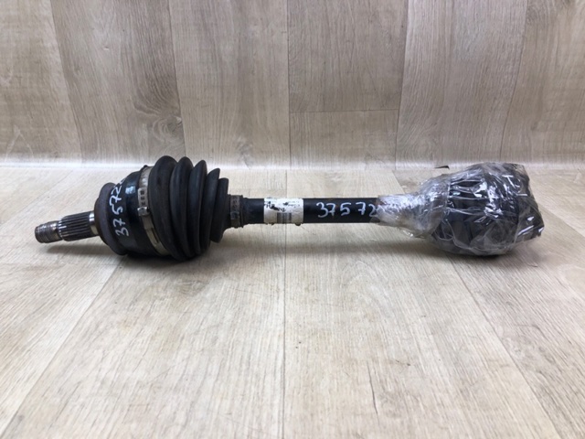 Вал приводной правый 31608605468 BMW