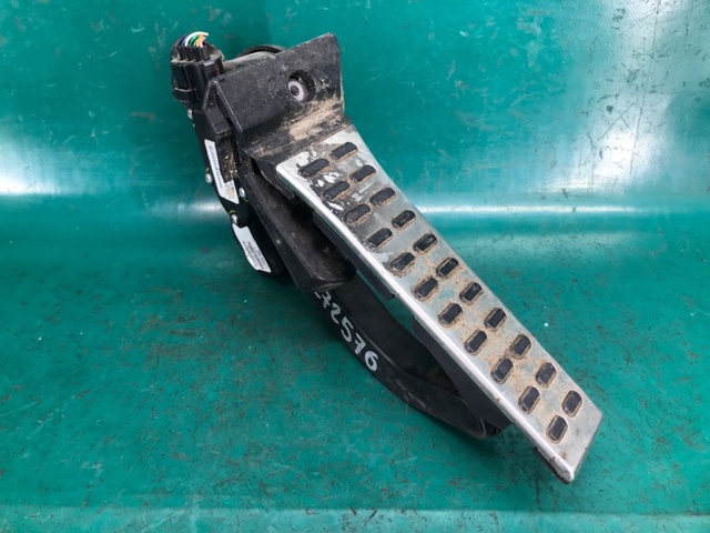 Педали газа 327003Q110 HYUNDAI