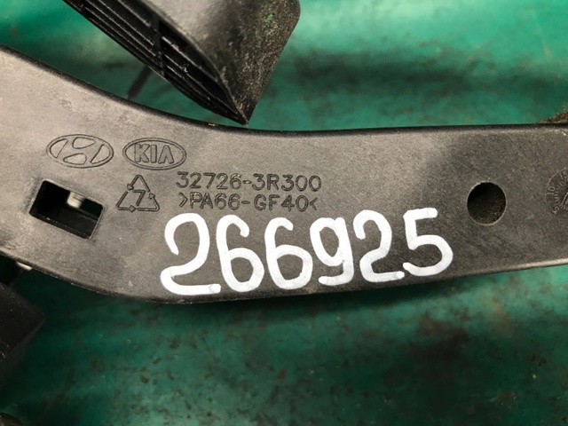 327003R310 HYUNDAI Педаль газа (акселератора) купить в Николаев