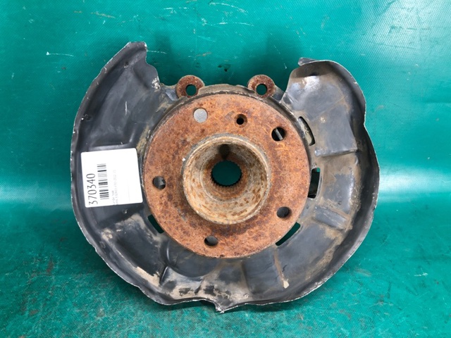 33326792524 BMW Цапфа (поворотный кулак) задний правый купить в Хмельницкий