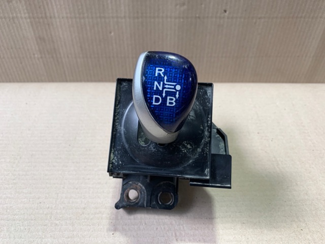 Рукоятка рычага КПП 3350449006B0 TOYOTA