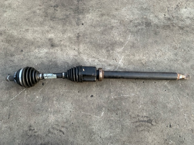 36011300 VOLVO Полуось (привод) передняя правая купить в Каменское