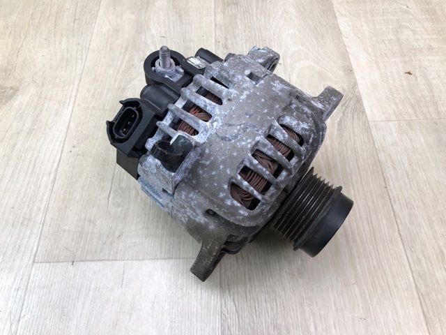 Автомобильный генератор 373002B760 HYUNDAI
