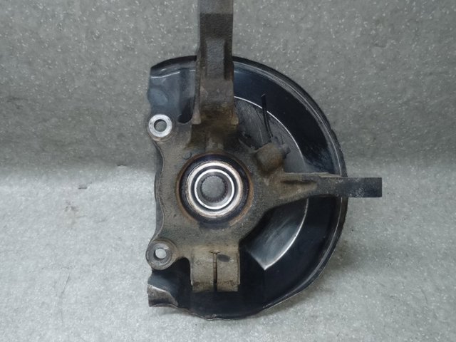 Цапфа (поворотный кулак) передний правый 3870A168 MITSUBISHI
