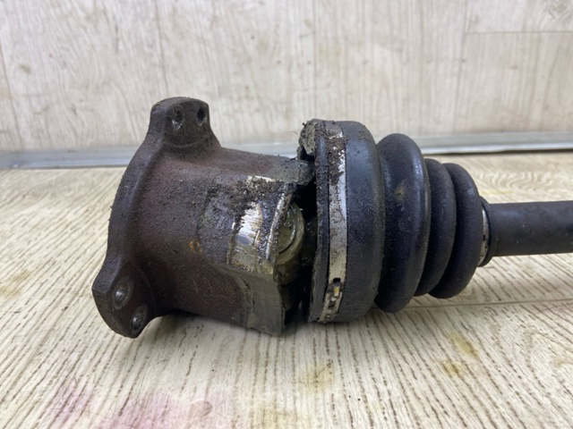 NISSAN 391011CA0A Левая полуось в наличии Полтава