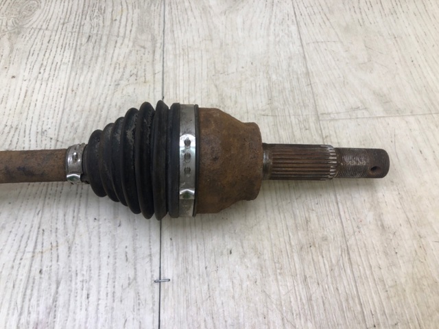 NISSAN 391011CB0A Левая полуось в наличии Украина