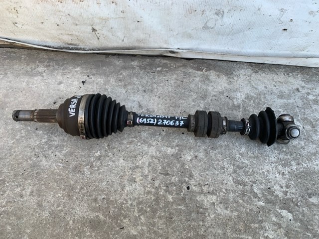 Полуось передняя левая 391013AB0C NISSAN