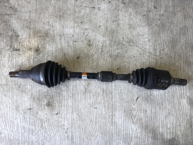 NISSAN 391013NT0A Полуось (привод) передняя левая в наличии Винница