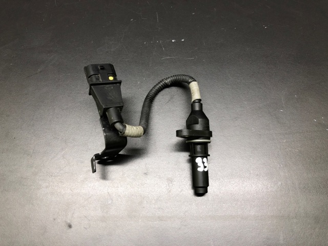 Датчик оборотов коленвала 391802E600 HYUNDAI